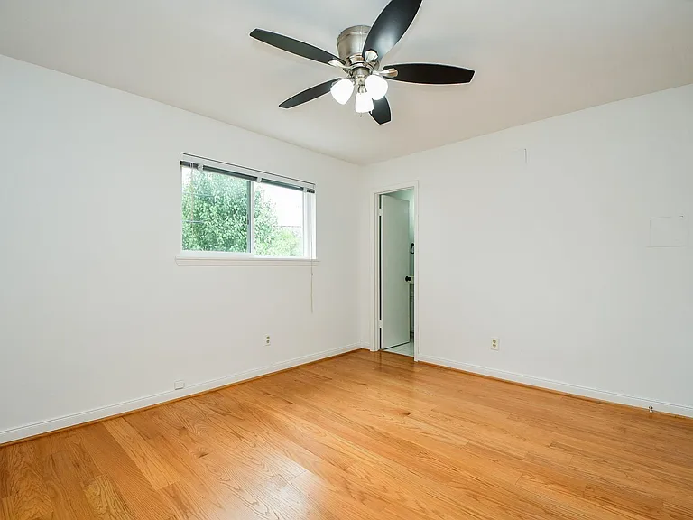 6114 Kirby Dr — Photo 20