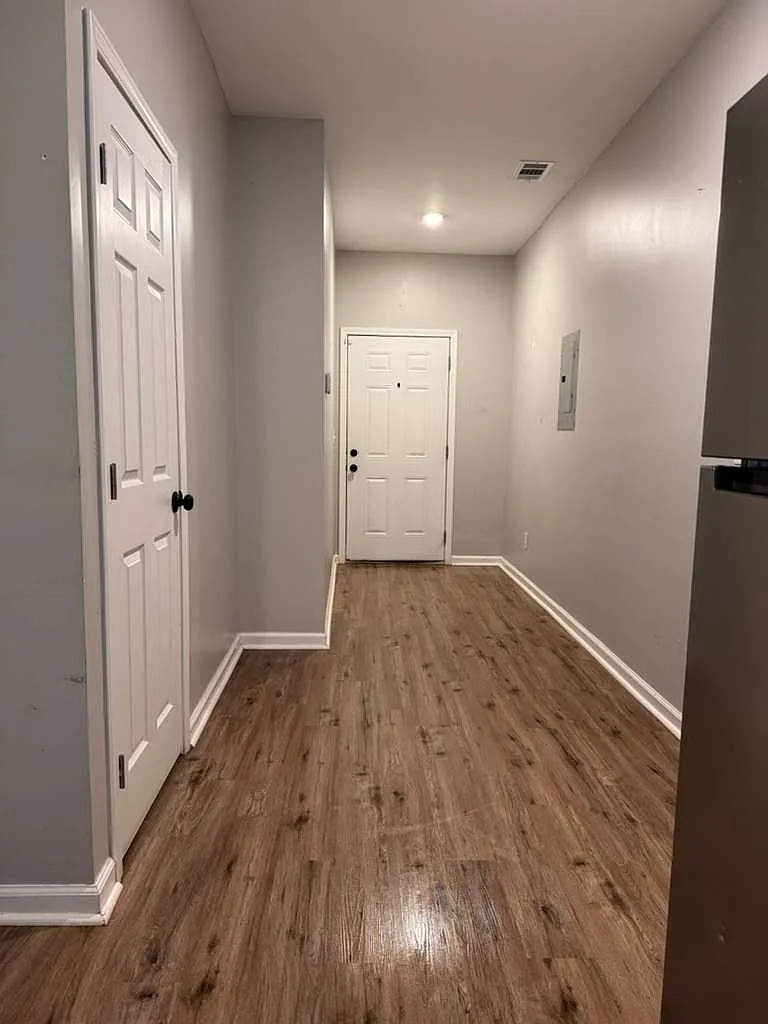 954 Joseph E Boone Blvd NW — Photo 2