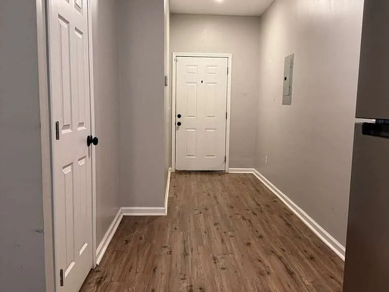 954 Joseph E Boone Blvd NW #C — Photo 2