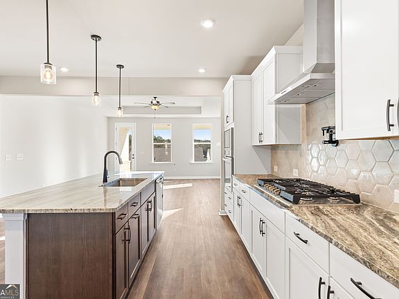 7th image of this home