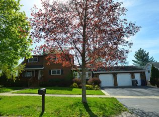 515 Aller Ave, Elgin, IL 60120