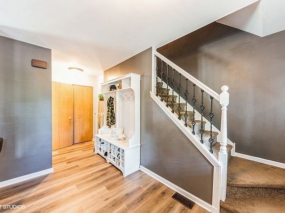 3rd image of 1181 Edgewater Ln