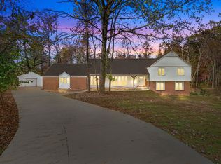 11 Hilltop Ct, Appleton, WI 54914