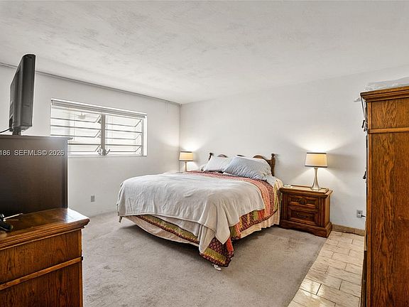 4th image of 19001 NE 14th Ave APT 221