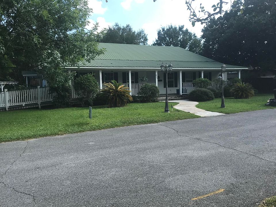 1st image of 611 Bienville St