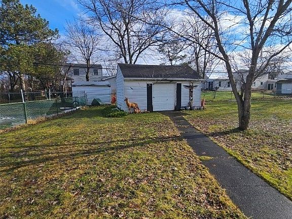4th image of 33 Vermont Pl