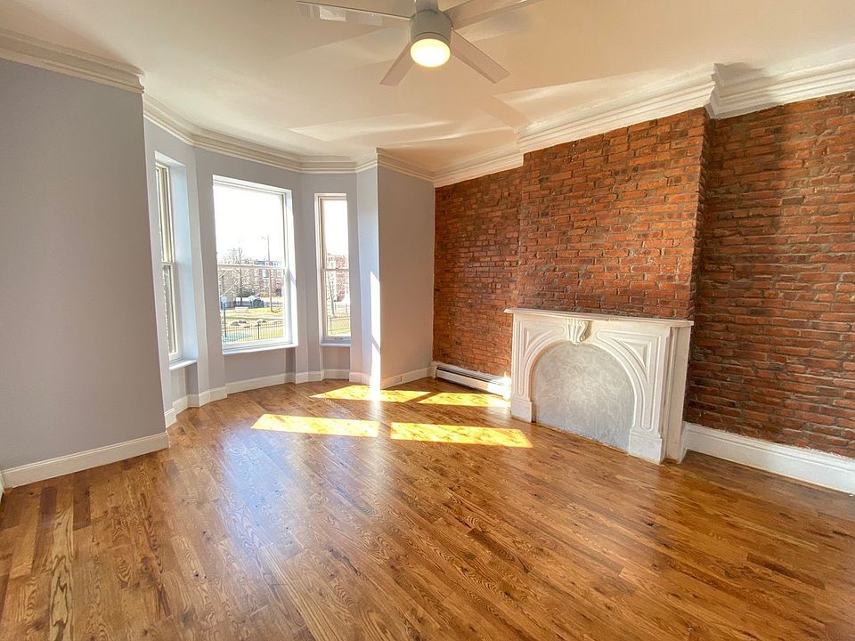 1st image of 10 Farrington St APT 2