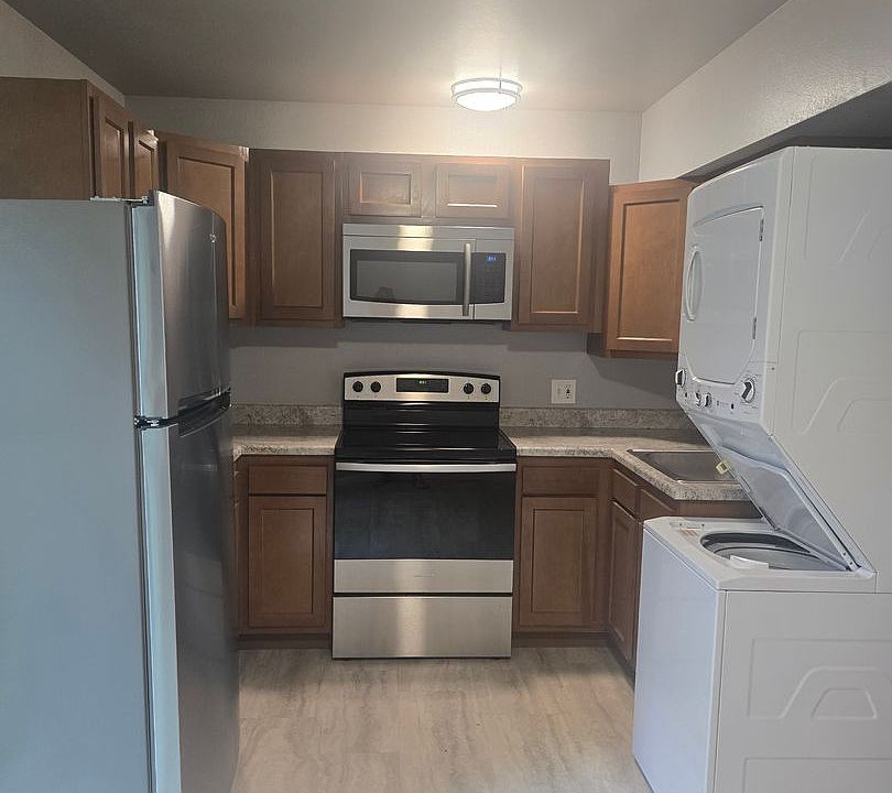 1st image of 526 S Howes St #3