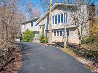 151 Crestwood Dr #1, Watchung, NJ 07069