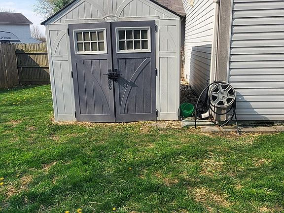 3rd image of 1766 Carol Lynn Dr