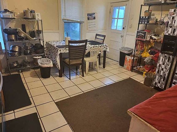 5th image of 519 Chestnut St
