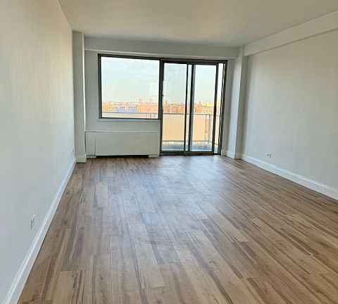 3rd image of 85-15 Main St #Penthouse P