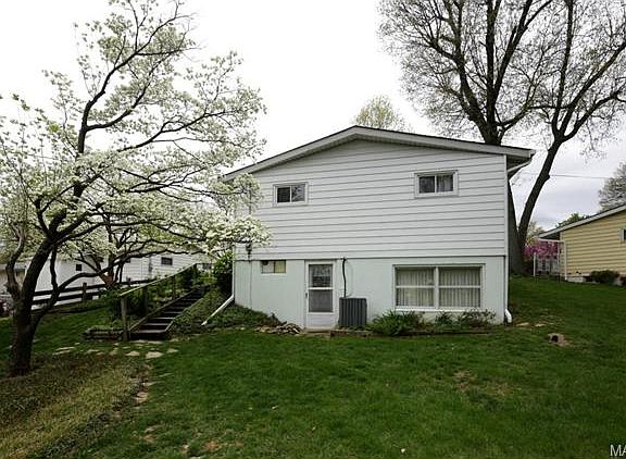 2nd image of 1000 Banyon Dr