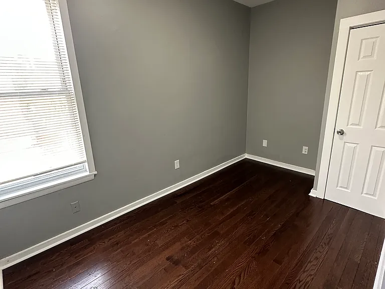 593 Winchester Ave #3L — Photo 6