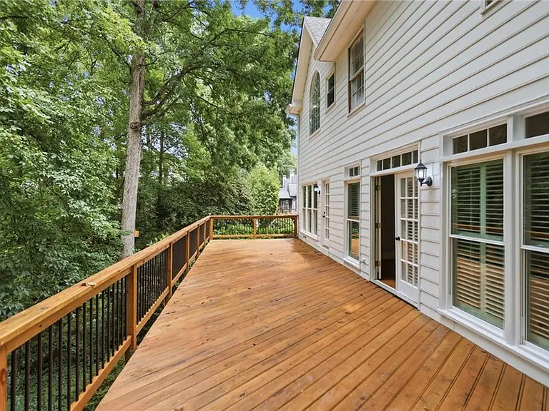 4563 Fountain Dr NE — Photo 34