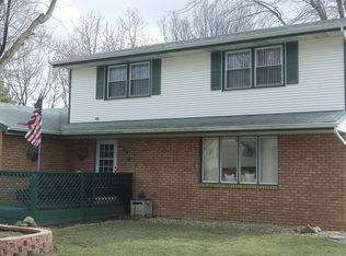 863 Quail Dr, Bradley, IL 60915