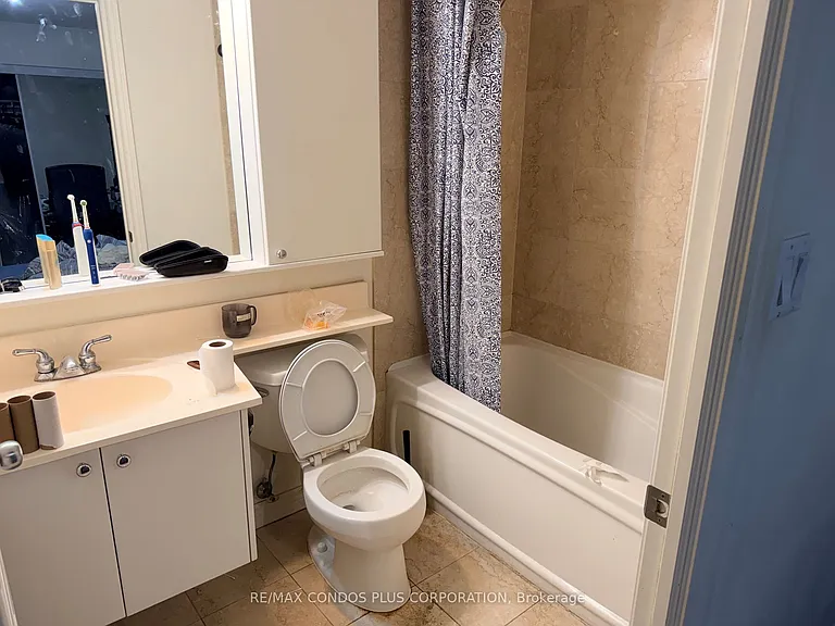 801 Bay St #601 — Photo 4