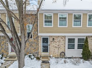 2042 Stratford Ct, Loveland, OH