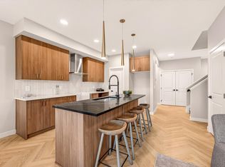 4108 208th St NW, Edmonton, AB