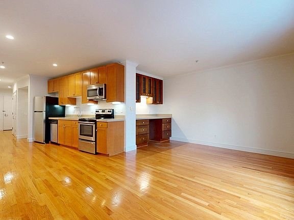 2nd image of 3322 Buchanan St APT 210