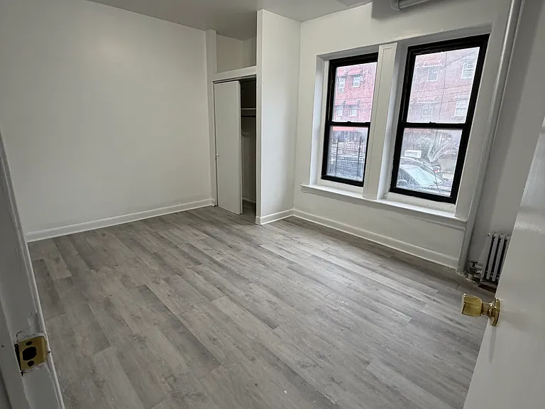 1841 Mohegan Ave #2 — Photo 4