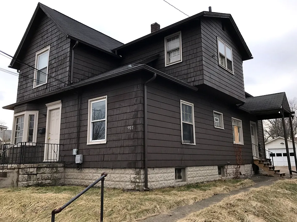 911 Camden Ave SW #1