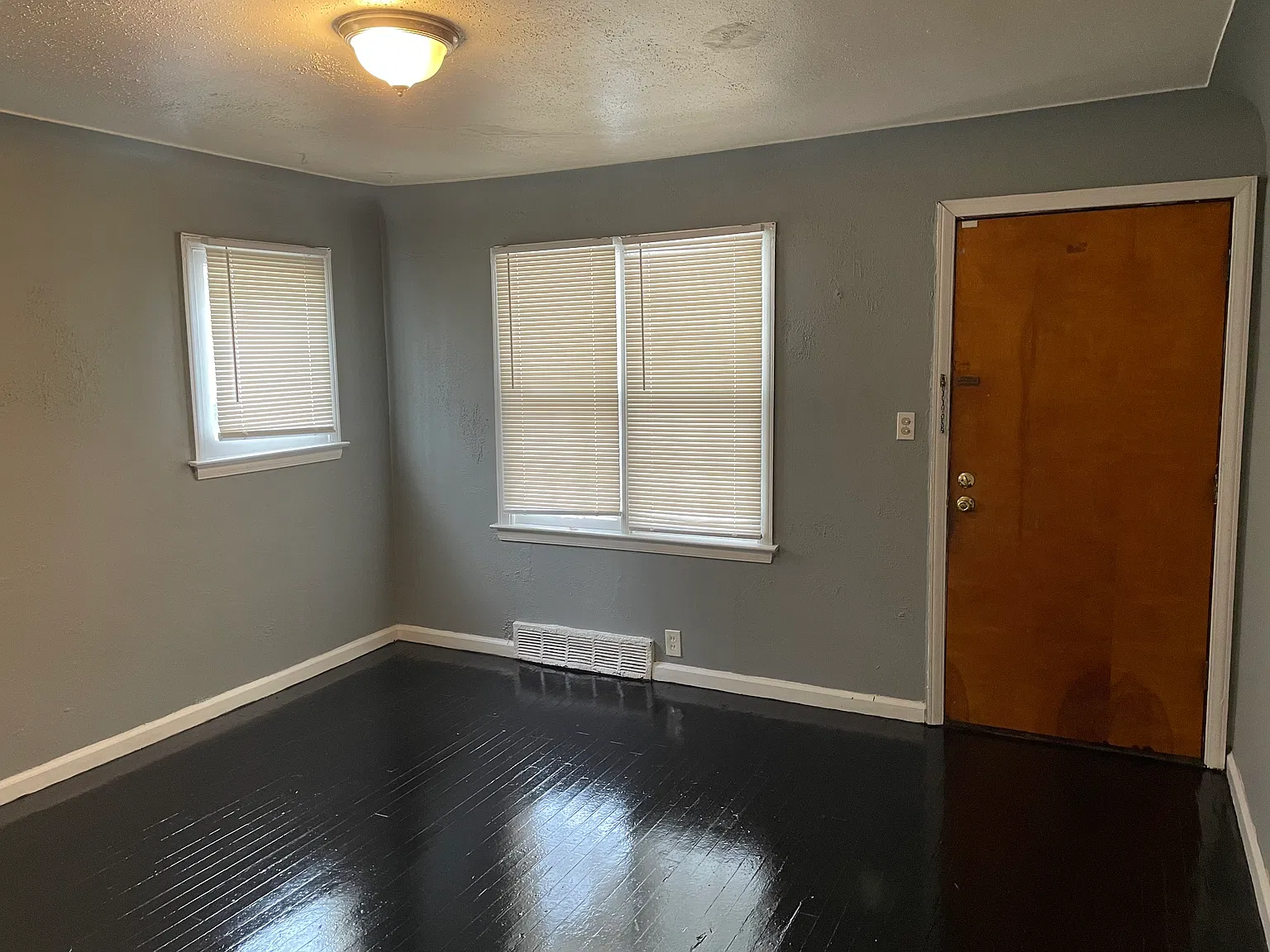 3 bed, 1354 sqft, $1,400 — Photo 2