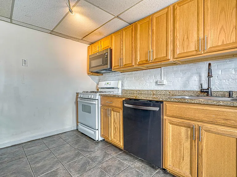 423 E Fort Ave — Photo 15