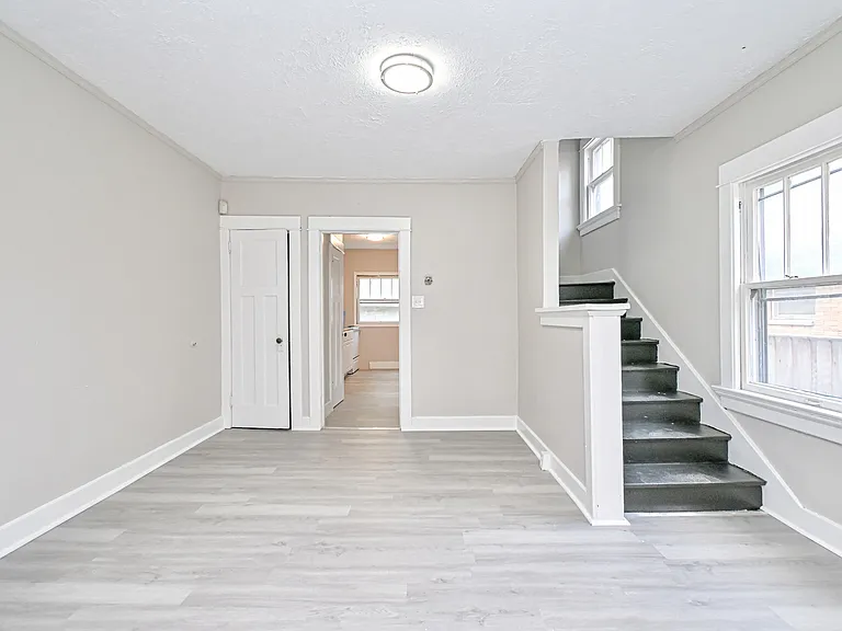 312-314 Pointview Ave #314 — Photo 8