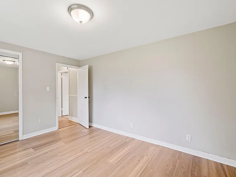 42 Neillian St — Photo 13