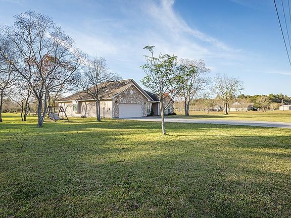 3rd image of 16134 Woodforest Dr