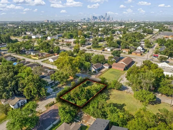 2302 Chew St, Houston, TX 77020