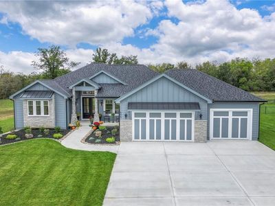 595 S Shore Dr, Lake Winnebago, MO, 64034