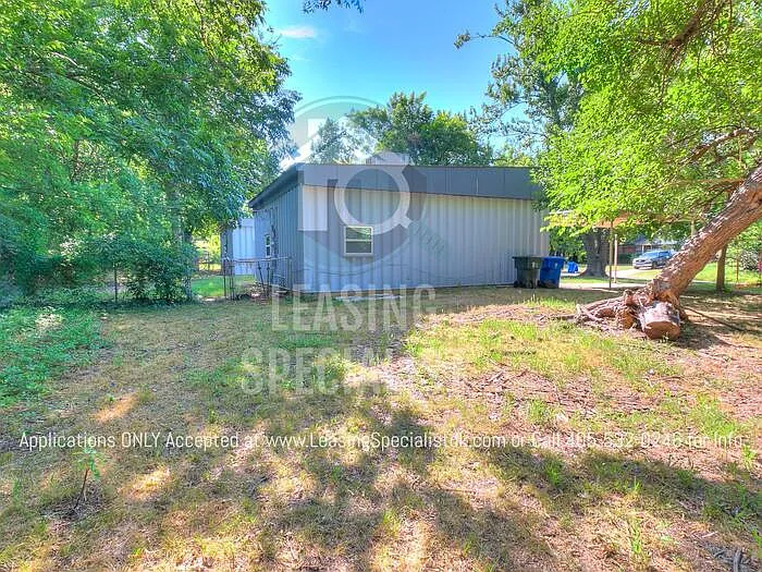 1025 Parsons St — Photo 28
