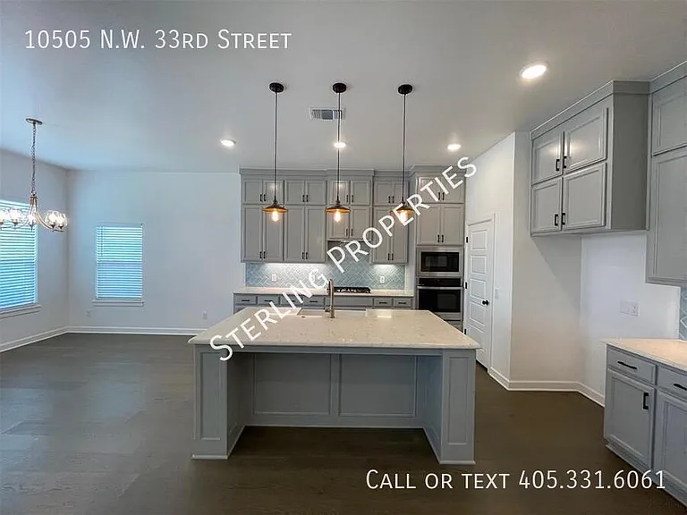 10505 N West 33rd St — Photo 8