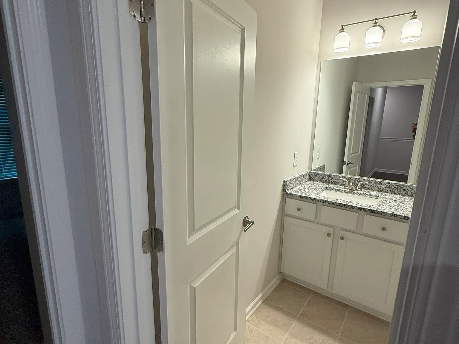 3 bed, 2.5 bath, 1695 sqft, $2,495 — Photo 3