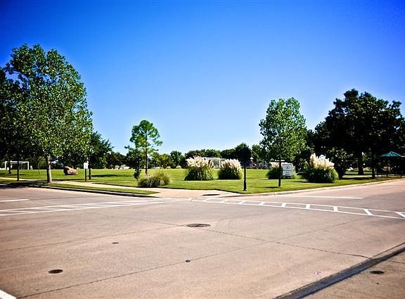 2nd image of 9229 Blackstone Dr