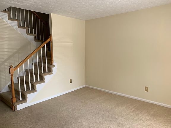 2nd image of 100 Aaron Pl APT 5