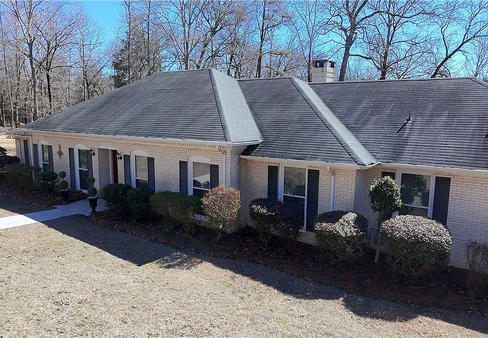 1st image of 911 Noble Rd