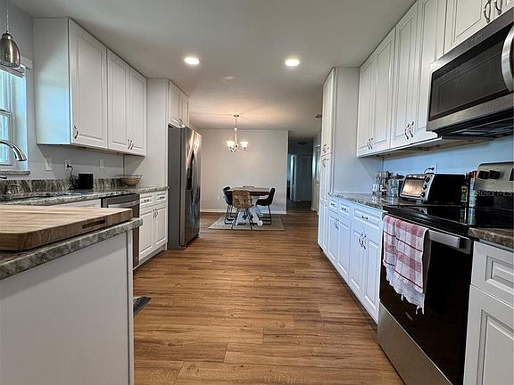 4th image of 1700 Overlake Ave