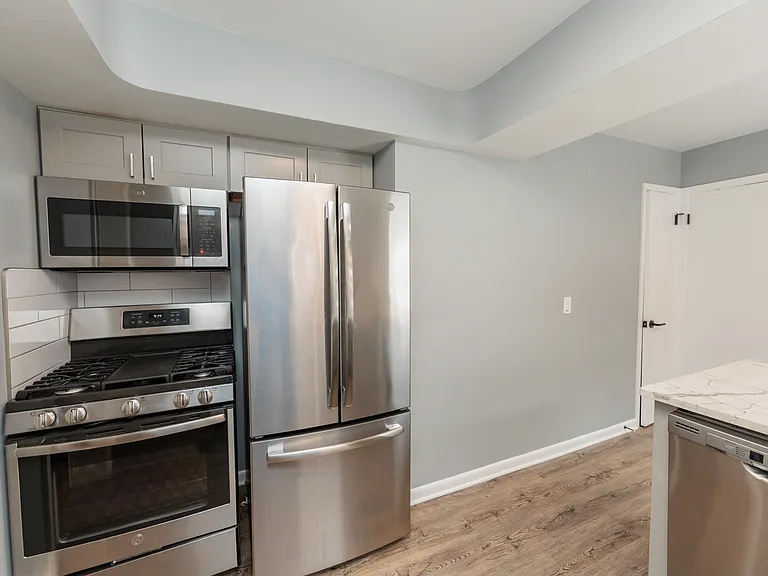 2539 Warrensville Center Rd — Photo 18