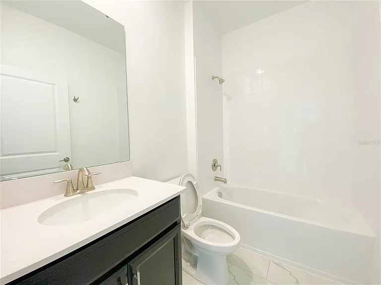 977 Leader St — Photo 10