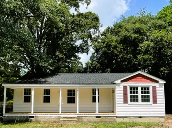 1513 Lewis St, Camden, SC 29020