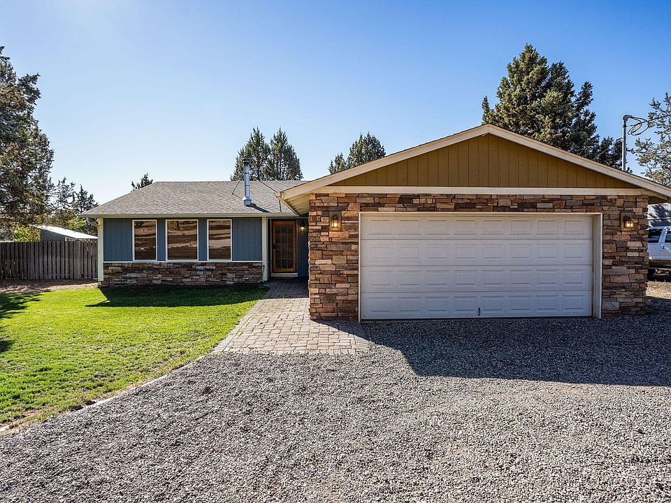 1st image of 8199 SW Crater Loop Rd