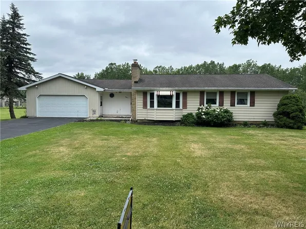 261 N Linwood Ave, Warsaw, NY 14569