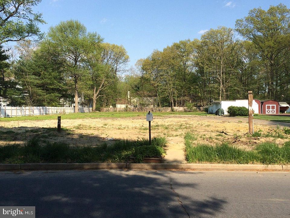 2nd image of 119 Chestnut St