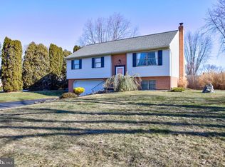 949 Lindsay Ln, Lancaster, PA