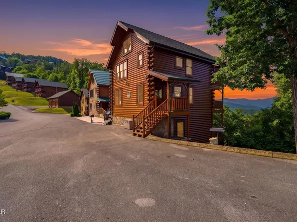 2809 White Oak Ridge Ln, Sevierville, TN 37862