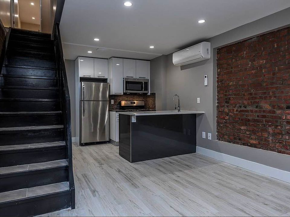1st image of 127 Hart St #1A