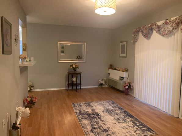 20 Delar Pkwy APT 405
